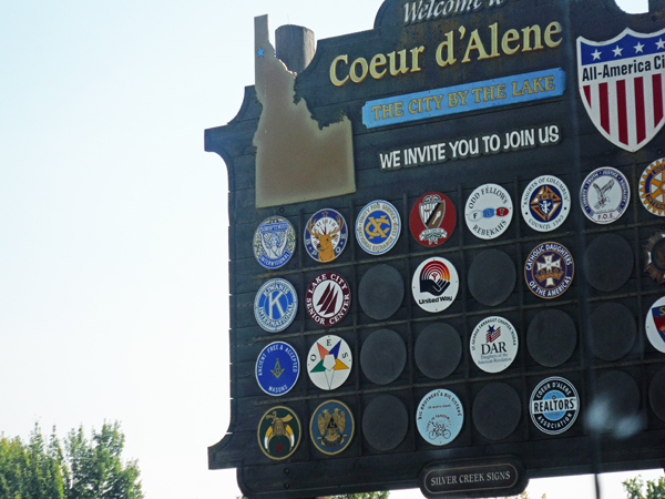 welcome to Lake Coeur d'Alene sign